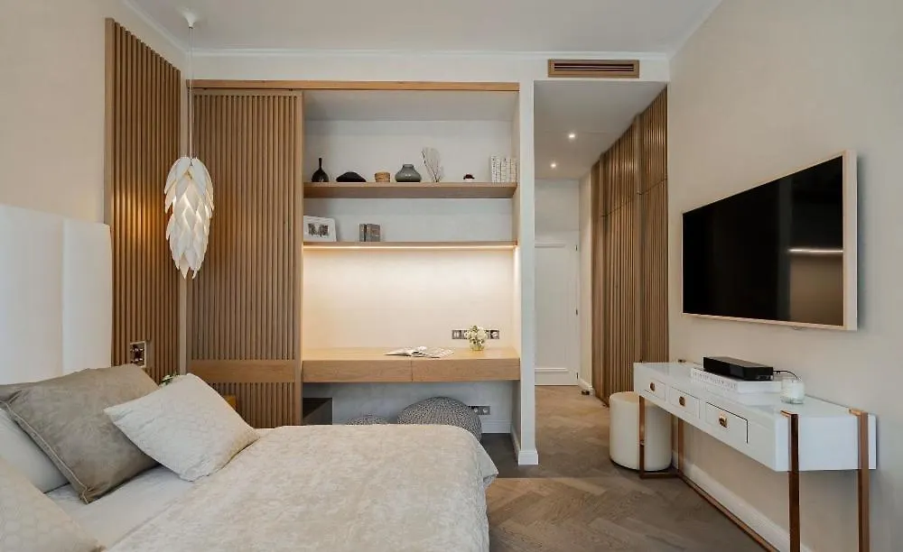 Old Town Luxury 3Bd Apartment Прага